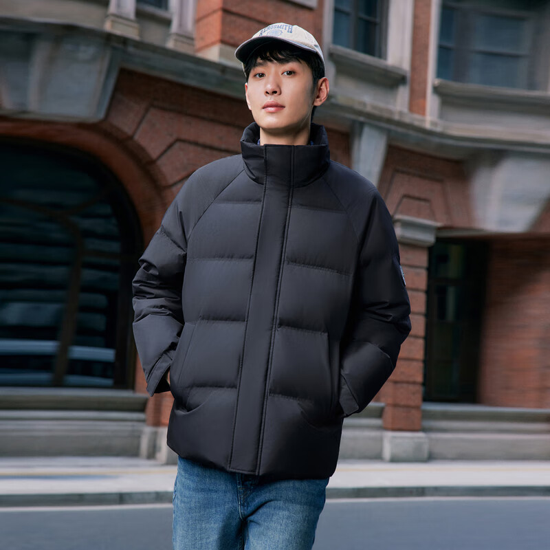 Snow Flying 2025 New Winter Men's Thick Jacket Loose, Comfortable, Lightweight and Warm Down Jacket Casual