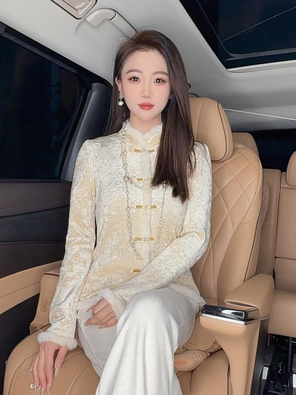 New Chinese style national style raw edge plus velvet thickened long-sleeved bottoming shirt women's 2025 autumn and winter temperament versatile long-sleeved shirt champagne color <plus velvet> original XL 80-105 catties