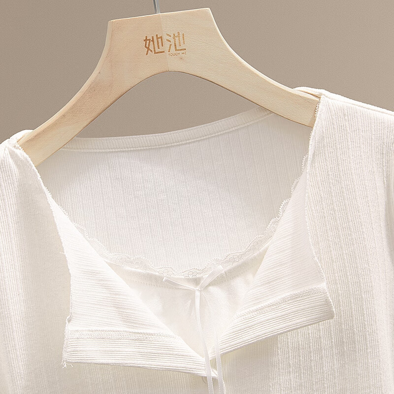 Her pool fake two sweet bottoming shirts 2026 spring new style niche stitching right shoulder long-sleeved tops