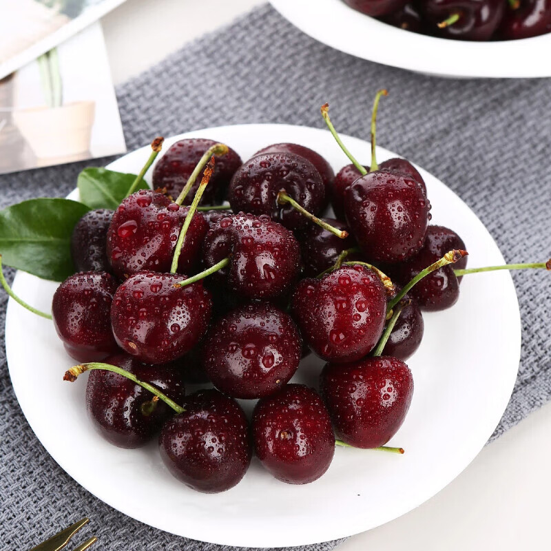 Chilean cherries in stock, freshly imported large cherry cherry holiday gift box, 5 catties (net weight), imported original box, small fruit XL, single fruit 24-26mm