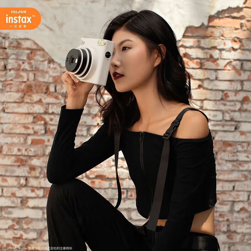 Fuji instax Polaroid SQUARE SQ1 one-time imaging camera square retro camera ocher orange package three