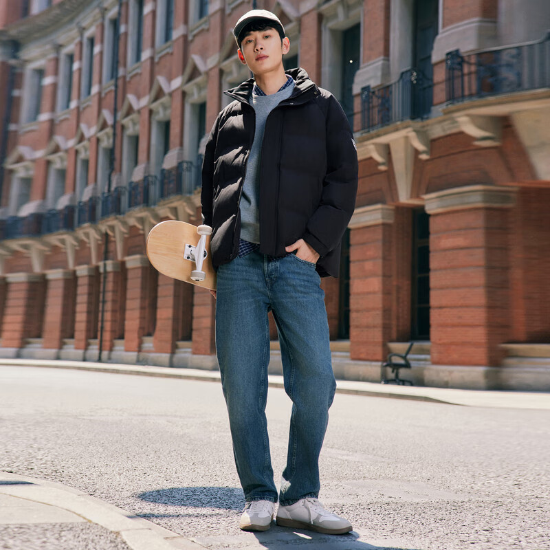 Snow Flying 2025 New Winter Men's Thick Jacket Loose, Comfortable, Lightweight and Warm Down Jacket Casual