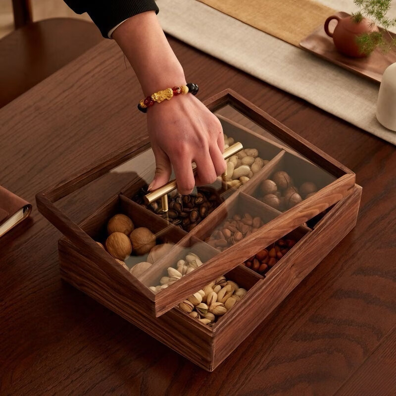 Shijin high-quality dried fruit plate with compartments, walnut color, dried fruit box, Chinese style with lid, multiple compartments, large capacity, dry-proof for living room, selected materials, six compartments + transparent glass lid + handle