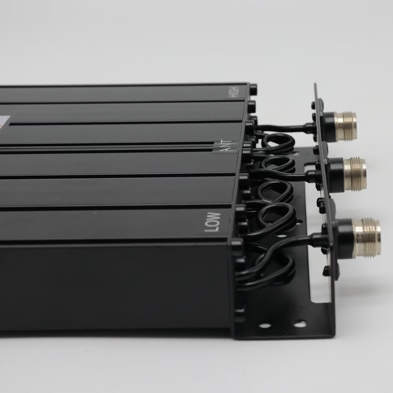 Duplexer No. 7 30/50/100W custom-made various interface repeater station accessories package debugging and isolation, good isolation and small loss. Duplexer 100W None