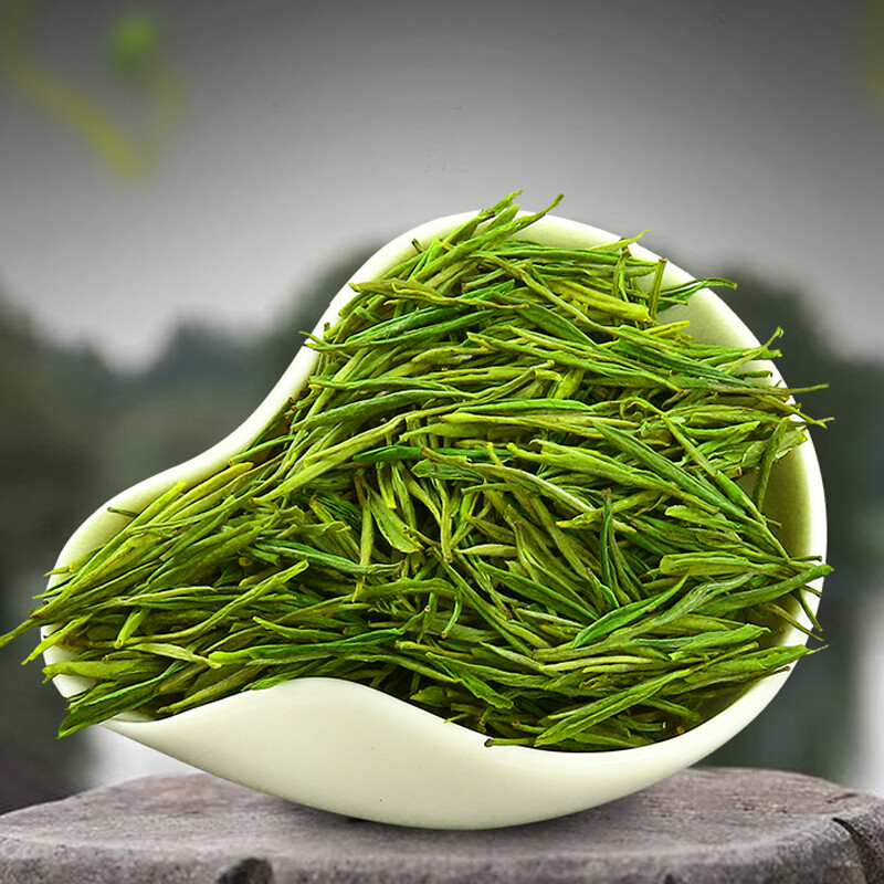 A cup of fragrant tea leaf green tea authentic Anji Mingqian white tea 200g 2025 new tea New Year's Day gift box for self-drinking