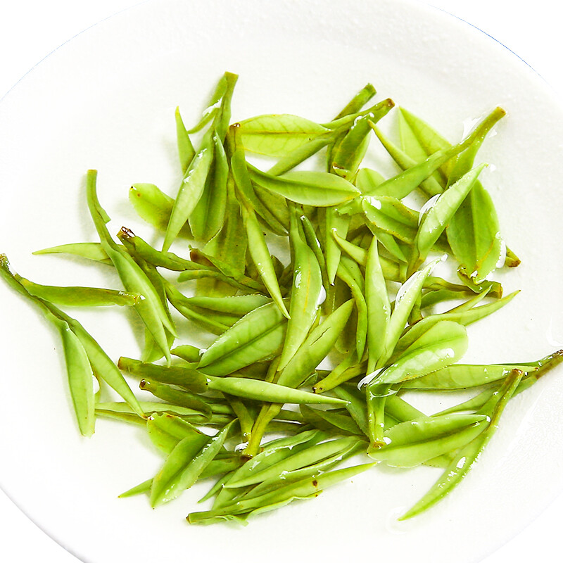 A cup of fragrant tea leaf green tea authentic Anji Mingqian white tea 200g 2025 new tea New Year's Day gift box for self-drinking