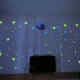 Jiaji 30cm luminoso luna brillante estrellas creativas calcomanías de pared fluorescentes decoración de la habitación de los niños dibujos animados de cielo estrellado autoadhesivo (luz azul) 1 luna + 1049 puntos de estrella_30cm luna grande