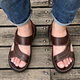 Sommersandalen Männer echtes Leder 2020 Neue Männer Beachschuhe Großgröße nicht rutschende mittlere und ältere Daddy-Hausschuhe außerhalb von 12129-Black 42