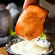 Cuchillo de leche yuankou cortados con bollos al vapor, desayuno aroma lechoso pequeños bollos al vapor, bocadillos frescos de desayuno, comida de aroma de aroma a la leche de agua fría rápida