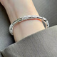 Un bracelet en argent avec des fleurs et du brocade, un bracelet de poussière de plumes canaries solide et de tirage sans décoloration, offrant une petite amie cadeau de la Saint-Valentin, bracelet de fleur