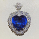 Extravagant and extravagant heart-shaped sapphire and tanzanite pendant, clean and flawless to the naked eye, 925 silver plated with 18K gold, extra-large heart-shaped sapphire and tanzanite pendant.