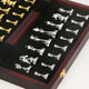 Sangshu Metall-Schach-Set Holzklapper Schachbrett Kinder Bildungswettbewerb Spezial High-End-Schachschach Gold + Bright Color 6625 (klein) König der Höhe 6,7 cm