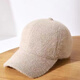 Nozhi mignon poilu automne et chapeau de baseball hiver