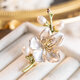 Jingli Jingda Magnolia Brooch Высококачественная женская изысканная ниша из пресноводной жемчужины День преподавателя подарка женщины-учителя высококлассного практического и изысканного магнолии [изящная подарочная коробка]