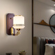 Yifei Eyphi Nueva lámpara de pared de estilo chino Copper 2025 Nuevo estilo chino Lámpara de pared de la lámpara de pared de la lámpara de pared de la pared lámpara de pared Lámpara de pared de una cabeza de pared-5009 [brazo de la lámpara de madera sólida]