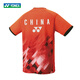 Yonex 2024 Badminton Team Wettbewerb Anzug Anzug Männer und Frauen Schnelltrockne Sport Kurzarm T-Shirt Shorts Shorts Rock 10581cr/686 Bright Orange/Wettbewerb Herren-T-Shirt 2xl