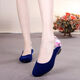 Qiantizi alte Peking -Stoffschuhe Frauenschuhe Single Schuhe weicher Sohle flacher Mund Keil Schwarz vielseitige Arbeitsschuhe Hotel Mutterschuhe Frauen schwarz 38