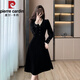 Pierre Cardin 2025 Herbst- und Winter Koreanische Version des Promi-Temperaments Velvet V-Ausschnitt Longärmedose Schwarzes kleines Kleid Frauen-Basisrock Langer Rock Schwarz 2xl