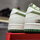 帅电SB Dunk Low 潮牌联名 米白绿男女低帮休闲运动板鞋 DQ1098-368 DQ1098-368 米白绿 42.5