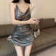 Taoyiyou (Taoyiyou) Club nocturno de vestimenta Sexy Disco Disco Internet Celebridad Celera de falda corta Cadera plisada Halter Halter Cuello sin cuello Falda Red M sugiere 90-100 Jin [Jin equivale a 0.5 kg]