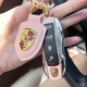 Geeignet für Porsche Diamond-Set Style Paramela Macan Cayenne 911 Schlüsselschale 718 Frauenschnallenbeutel 4S Ein Stil Doppelreihe Diamond Miami Blue H Lanyard