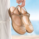 Chaussures de trous Jieliya pour femmes, les personnes âgées, les pantoufles antidérapantes, les chaussures de gelée de plage 2024, les sandales mère, le thé au thé (le modèle amélioré antidérapant est plus fiable) 38 [taille standard]
