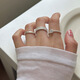 Fan Mili Anillo de moda apilado para mujeres Temperamento dulce y fresco Personalidad elegante Luz de lujo Luxury Open Finger anillo versátil Índice Tendencia de anillo de dedo JZ6636 Apertura ajustable