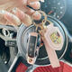Geeignet für Porsche Diamond-Set Style Paramela Macan Cayenne 911 Schlüsselschale 718 Frauenschnallenbeutel 4S Ein Stil Doppelreihe Diamond Miami Blue H Lanyard