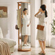 Jiayi Massivholz rotierender Dressing Spiegel bodenstörender Ganzkörperspiegel Dreidimensionaler Spiegel HD Schlafzimmer Kleidung Rack bodensetzt integrierter Spiegel