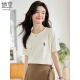 Ella disfruta de una camiseta de manga corta para mujeres, cuello redondo, top bordado informal y versátil para mujeres, camiseta, camisa de base de manga corta T143T1390