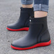 2024 Wasserdichte Schuhe Männer und Frauen Regenstiefel modische kurze Röhrchen verdickte warme Gummischuhe Arbeit nicht rutschfischer Fischerei Kücherin Regenstiefel Schwarz [Einzelschuhe] Standardgröße 38