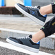 Xtep Herrenschuhe, Sommer trendy leichte Masche atmungsaktives Low -Top -Freizeitschuhe, trendige Schuhe, grüne Schwanz kleine weiße Schuhe, einfache Sportkohlegrau/Schwarz/Grau Schwarz Blau 7027 41