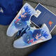 Slayer de demonios conjuntos: Zapatos periféricos para hombres de anime de cuchilla 2024 Spring and Autumn Iinosuke pareja zapatos deportivos Huili Ganyu Shop de mesa baja (azul rosa) Z2694D 36