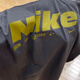 Nike (Nike) T-shirt à manches courtes 2025 Été Nouveau Hyverse Dri-Fit pour hommes à séchage rapide Half-Syleved Round Couf Grey Grey / Desert Moss Green / Silver HV4882-299 Derre rapide XL