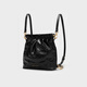 Charles/Keith Mini Diamond Wandering Bag Ein Schulter-Crossbody-Rucksack Frauenbeutel Geburtstagsgeschenk CK2-60782390 Schwarz S