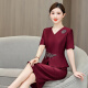 KISS YI XIUXI Los vestidos de suegra para banquetes de boda, nobles y generalmente pueden usar vestidos de verano pequeños y de alta gama para la boda de mayo Mamá 6913 manga de siete puntos [Borgoña] 3xl