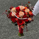 Wedding flowers holding flowers in hand, bride holding wedding pictures with tulips and gets a marriage certificate and simulated flowers taking photos of Chinese Valentine's Day. Pink and white flowers holding flowers