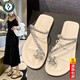 Pics de bois polyvalent sandales françaises à selle plate 2025 SOLE SOLE SAMPELLE BELLES SANDALES DE RHINIGNE AVEC DOAMME DIAMONDE MEAS