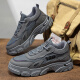 Huili Spring Herrenschuhe 2025 Neue lässige Herren-Kee-resistente Arbeitsschutznetz atmungsablöschbarer Arbeitskleidung trendy weicher Sohle dicker Sohle Brettschuhe 8888 Grau 40