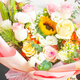 Shiguangnitra Flowers delivers in the same city, delivers sunflower bouquets, delivers boyfriend’s birthday gift bouquets to girlfriends and besties, flowers delivered by flower shop, wins the first prize (girls)丨Sunflowers and Elsa Champagne rose mixed bouquets