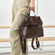 Charles/Keith25 Осень Новый продукт Большая емкость Retro Commuter Knot рюкзак CK2-60671790 Стабильный кофе Brown M
