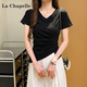 LA CHAPELE (LA CHAPLELA) Camiseta de manga corta de cuello V irregular negro para mujeres en verano 2025 Nuevo estilo chaqueta del cuerpo delgado de hombro negro (modelos 15847) S 89-98Jin [Jin equivale a 0.5 kg]