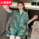 Hengyuan Xiang Bing Seidenpyjamas für die Sommer-Strickjacke für Frauen kann mit V-Ausschnitt Lose Plus-Seiden-Print-Zweiteils-Set Sweet 826# Doppelbrustes grau kariertes Mickey M. getragen werden