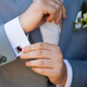 Nosskiss Herren leichte Luxus luxuriöser französischer Edelstein Rotkristall Manschettenknöpfe High-End Business Mode Manschettenknöpfe Ärmeln Nagel Geschenk Geburtstag Geschenk Juwel rot