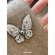 Companion blessing butterfly brooch women's corsage brooch temperament autumn and winter coat small fragrance butterfly black pearl