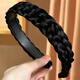Shijun (SHIJUN) headband headwear for women high-end 2025 new wig hairband pressed hairpin hair bundle twist braid hair hole fish 02# black brown