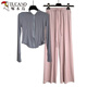 Woodpecker Internet Celebrity Street Street Age Reduktion Anzug für Frauen 2025 Sommer langärmelige Sonnenschutzkleidung modische Freizeitsport-Weitbein-Hosen zweiteiler rosa Top + Grey Hosen [zwei] l
