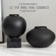 Neue chinesische einfache Keramik matte schwarze Keramikglas Vase-Sensing Wohnzimmerzubehör Licht Luxusblumenarrangement mittelalterliche Ornamente 9273-3