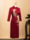 La belle-mère de Qinchi Xi vêtue de banquet de mariage Noble Cheongsam Acétate belle-mère rouge jeune mère vêtue de robe de mariée en satin haut de gamme