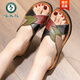 Specht-Mutter-Hausschuhe für Frauen im Sommer tragen echte Lederweiche Sohle mit mittleren Alters Sandalen flache Nicht-Schlupf-Sandalen für mittlere und ältere Menschen großer Größe 1278 Beige 35